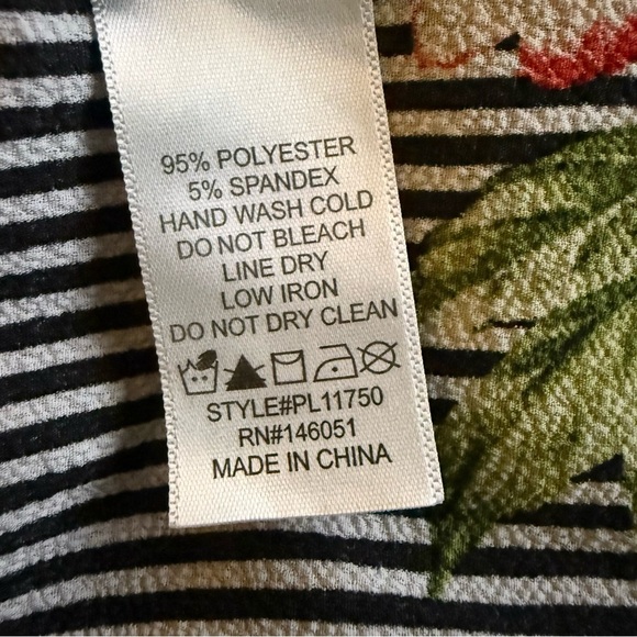 Monteau Women’s Size 3X Off Shoulder Floral Stripe Blouse Black White Red Plus - Picture 10 of 11